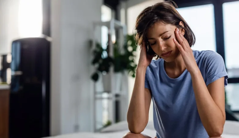 Dolor de cabeza todos los días: 10 causas frecuentes y cuándo ir al médico